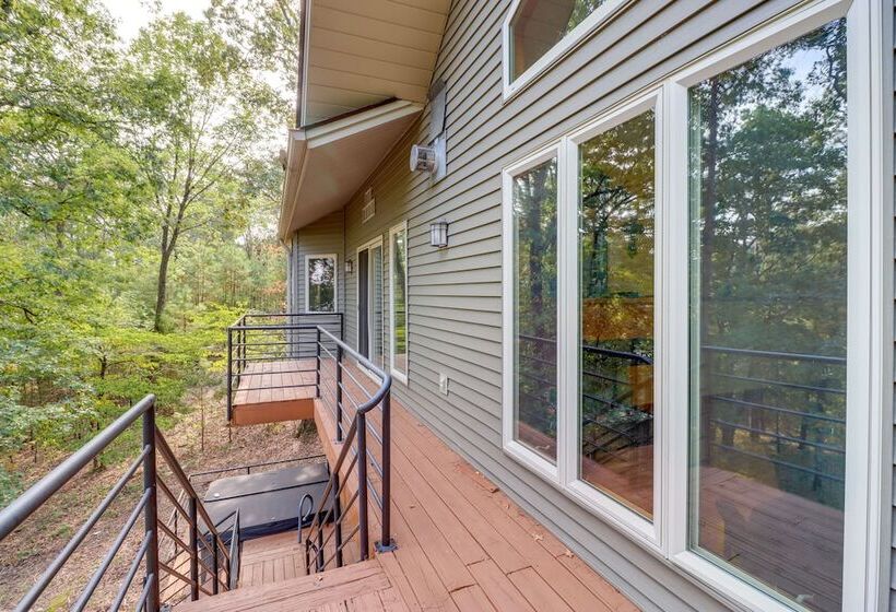 Fairfield Bay Retreat W/ Fireplaces & Lake Access