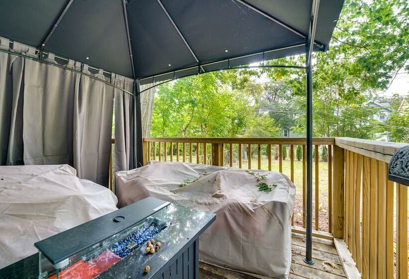 Family Friendly Ferndale Home: 3 Mi To Detroit Zoo