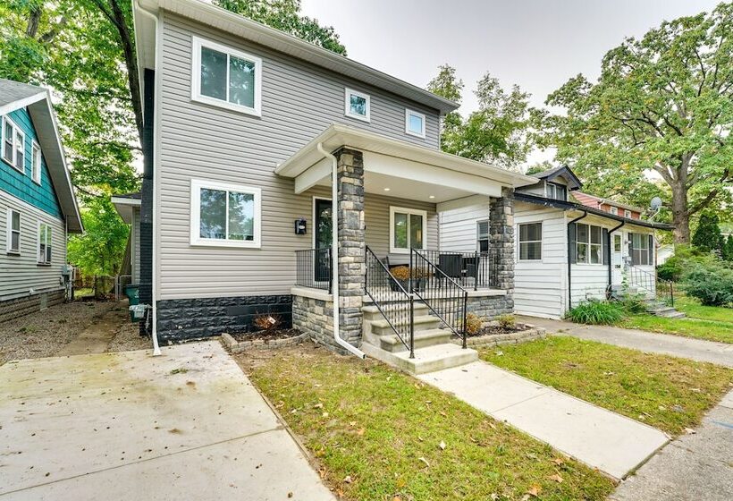 Family Friendly Ferndale Home: 3 Mi To Detroit Zoo