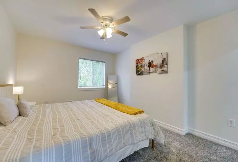 Family Friendly Ferndale Home: 3 Mi To Detroit Zoo