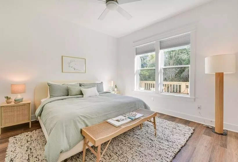 Florida Home   Grill & Pool Table, Walk To Beach