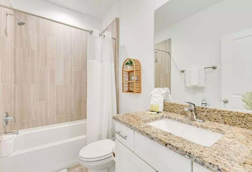 Florida Home   Grill & Pool Table, Walk To Beach