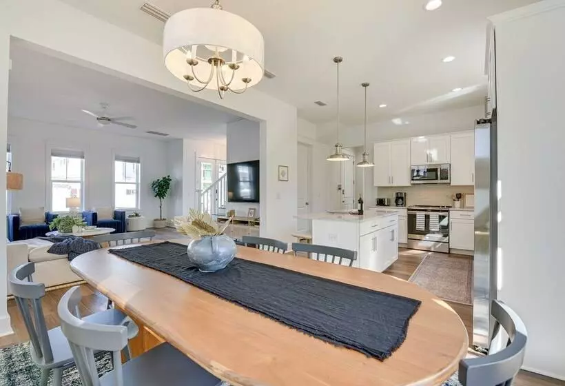 Florida Home   Grill & Pool Table, Walk To Beach