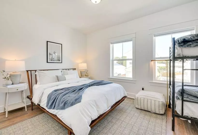 Florida Home   Grill & Pool Table, Walk To Beach