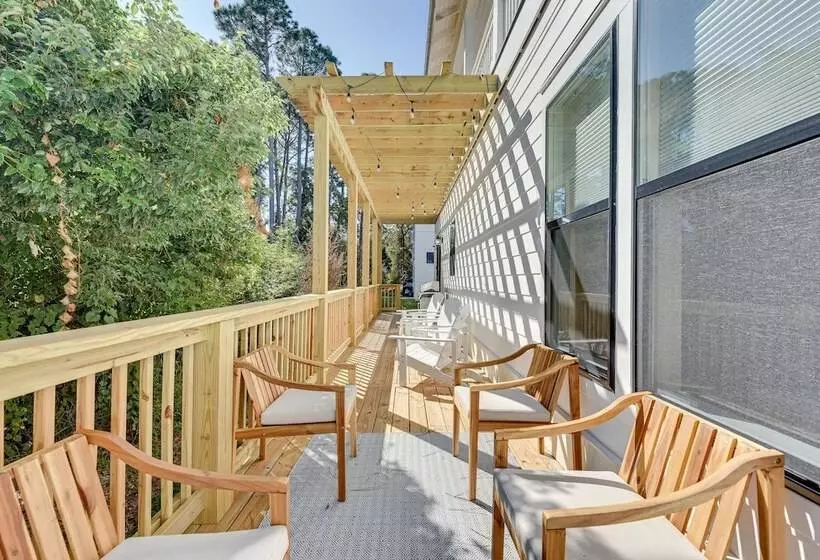 Florida Home   Grill & Pool Table, Walk To Beach