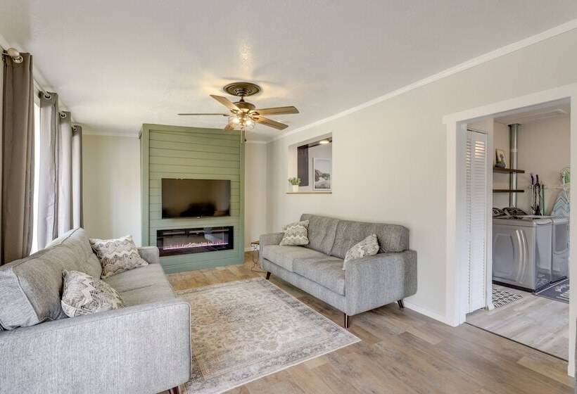 Grand Junction Home W/ Deck ~ 2 Mi To Downtown!