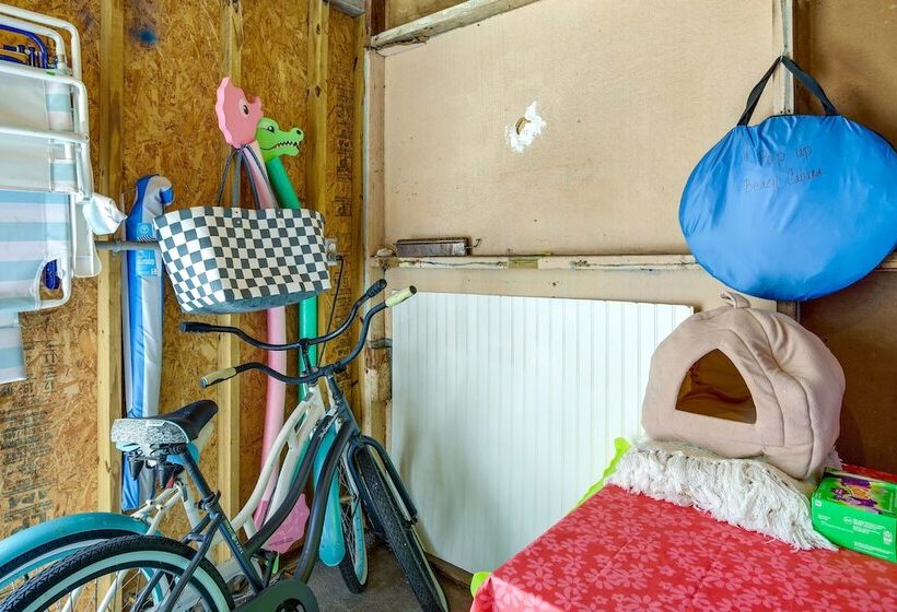 Centrally Located Gulfport Duplex W/ Patio!