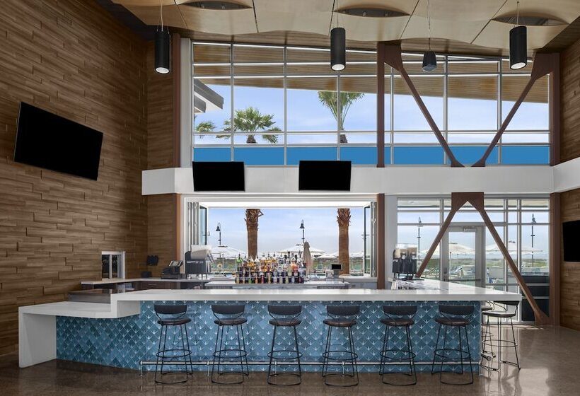 בית מלון כפרי Sun Outdoors San Diego Bay