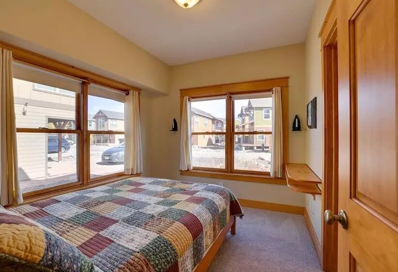 Granby Riverfront Cabin W/ Deck & Mountain View!