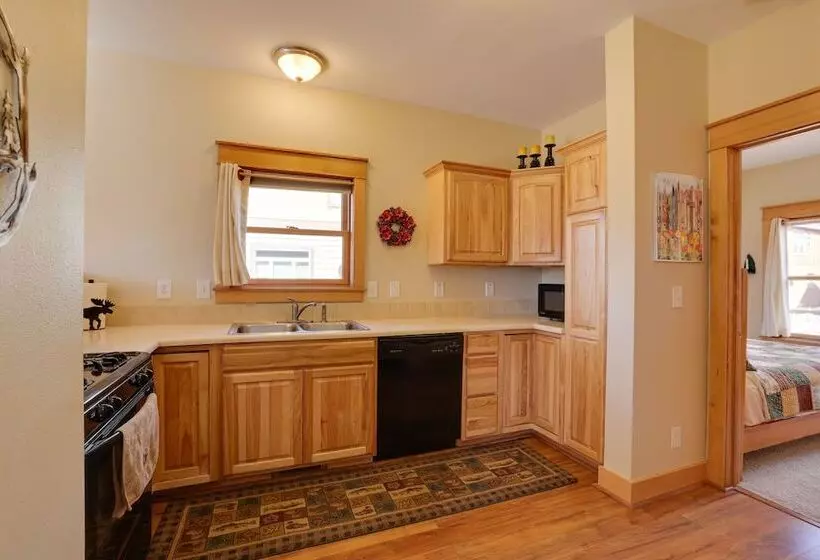 Granby Riverfront Cabin W/ Deck & Mountain View!