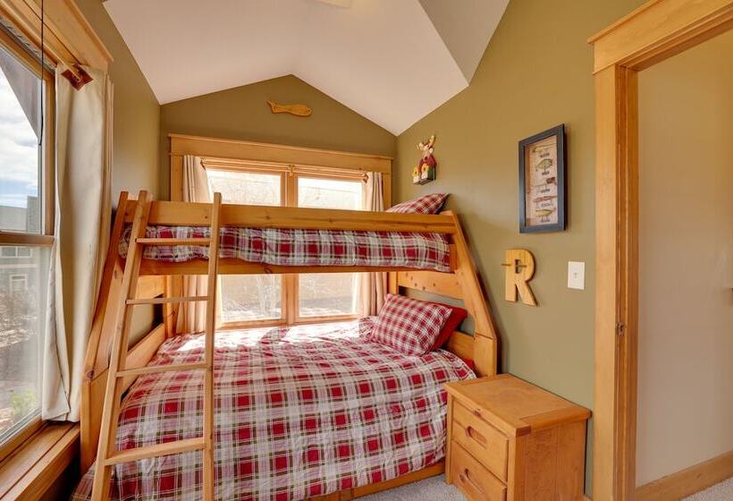 Granby Riverfront Cabin W/ Deck & Mountain View!