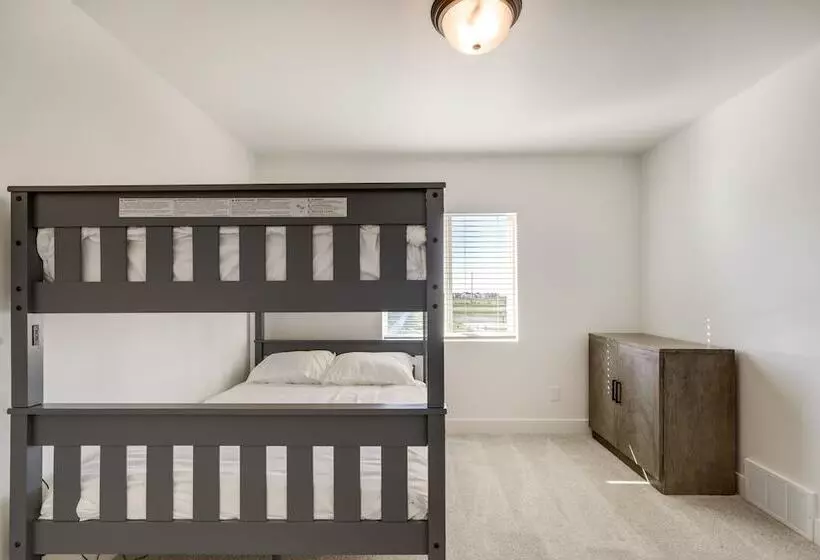 Inviting American Fork Home With Community Pool!