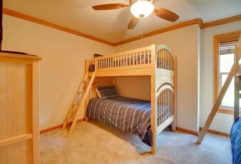 Monkey Island Oasis: Pool Access, Deck & Boat Slip