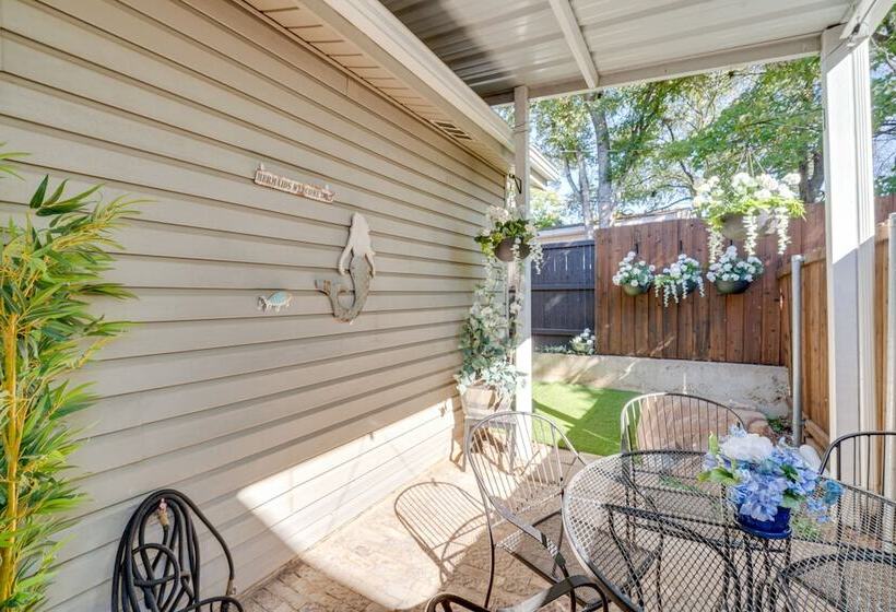 Walk To Lewisville Lake: Pet Friendly Texas Abode!