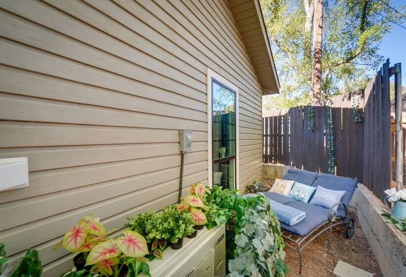 Walk To Lewisville Lake: Pet Friendly Texas Abode!