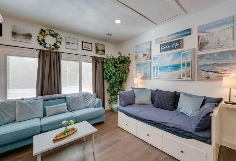 Walk To Lewisville Lake: Pet Friendly Texas Abode!