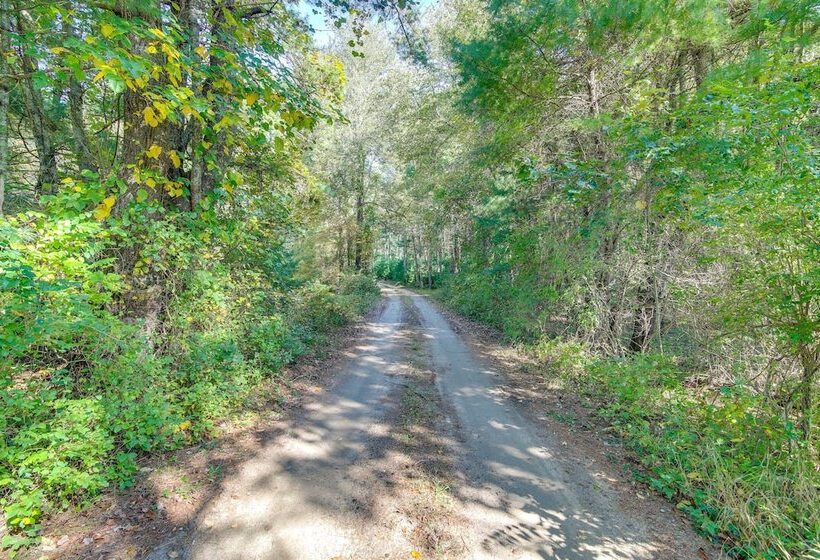 Quiet Plymouth Cottage On Great South Pond!