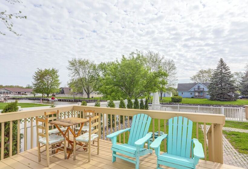 Port Clinton Retreat W/ Lake Access & Dock!