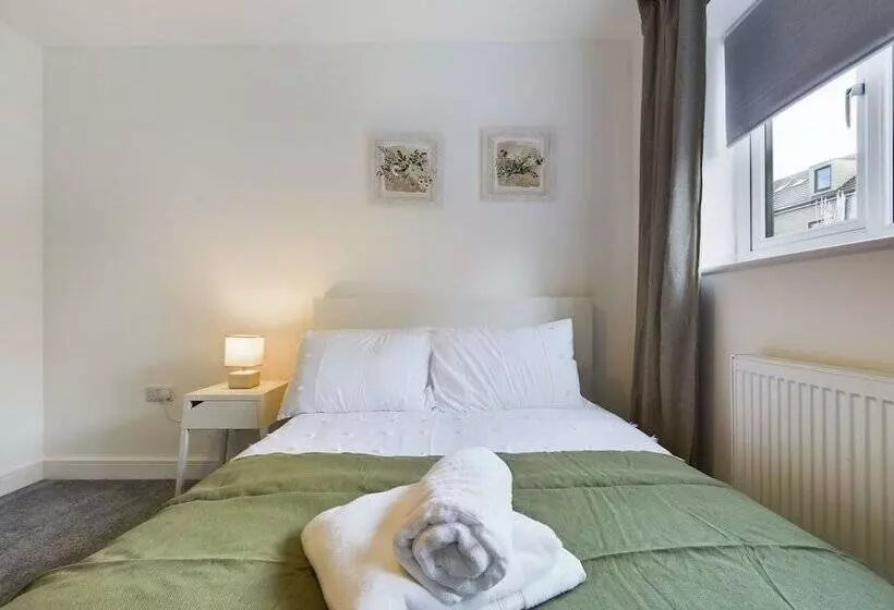 Residenssi Cosy And Luxurious House For 10 Guests In Darwen