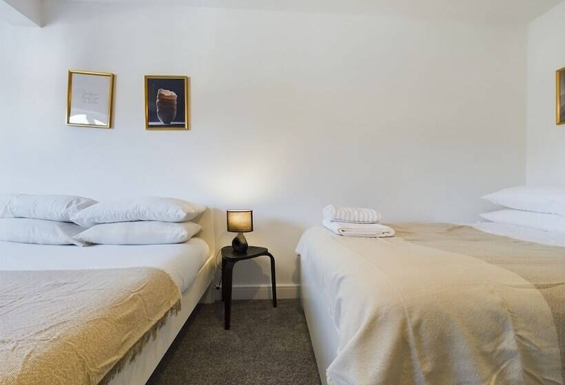 דירת נופש Cosy And Luxurious House For 10 Guests In Darwen