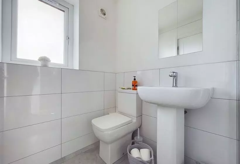 Residenssi Cosy And Luxurious House For 10 Guests In Darwen