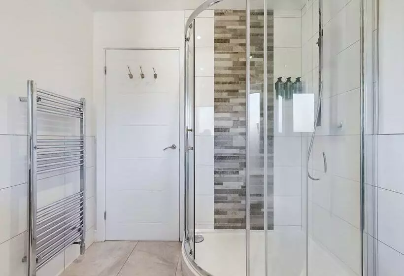 Residenssi Cosy And Luxurious House For 10 Guests In Darwen