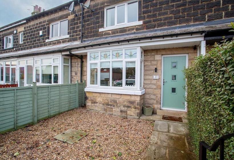 اقامتگاه Stylish And Cosy Cottage In The Heart Of Yorkshire