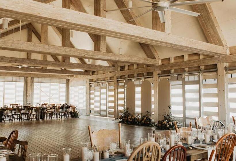 Resort The Cedars Ranch