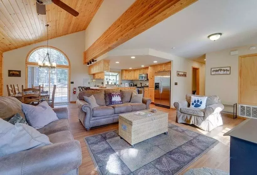 Rustic Truckee Cabin Retreat W/ Community Pool!