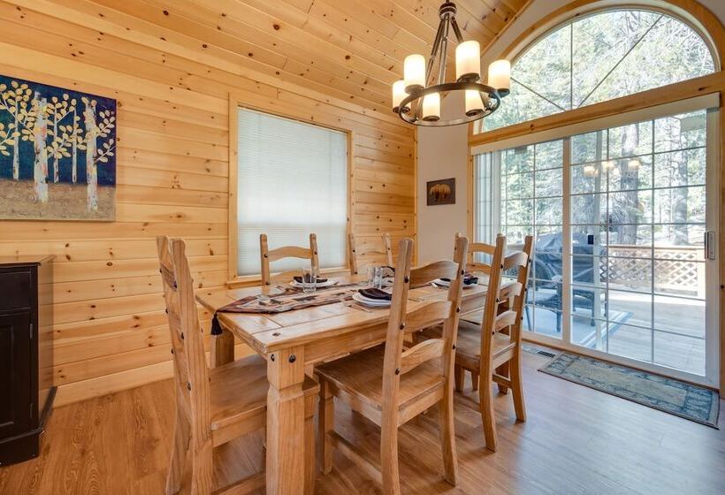 Rustic Truckee Cabin Retreat W/ Community Pool!