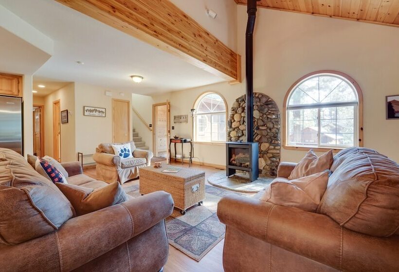 Rustic Truckee Cabin Retreat W/ Community Pool!