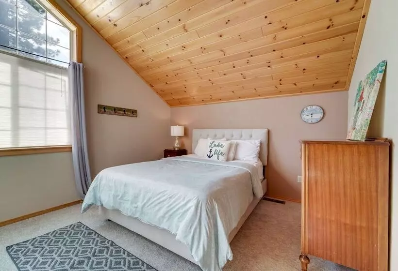 Rustic Truckee Cabin Retreat W/ Community Pool!