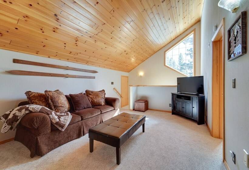 Rustic Truckee Cabin Retreat W/ Community Pool!