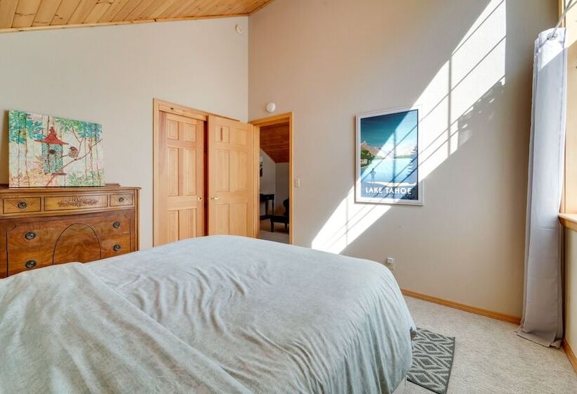 Rustic Truckee Cabin Retreat W/ Community Pool!