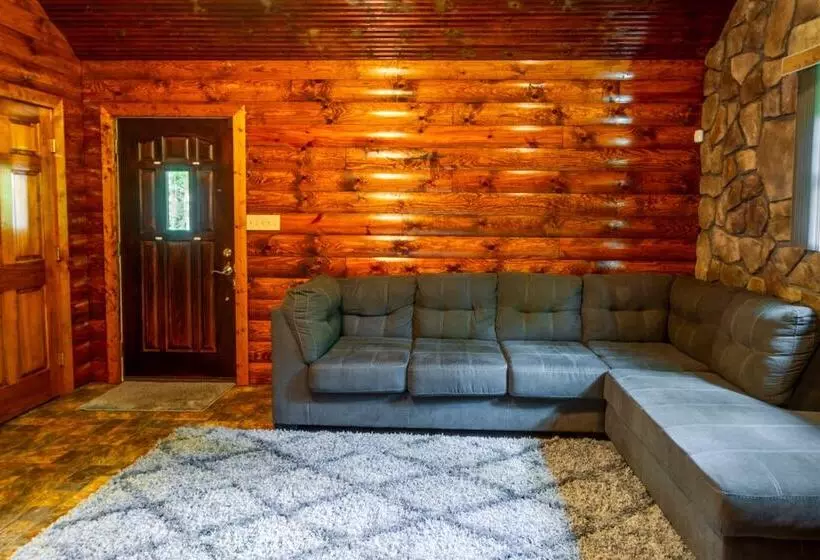 Secluded Cabin W/ On Site Creek + Trails!