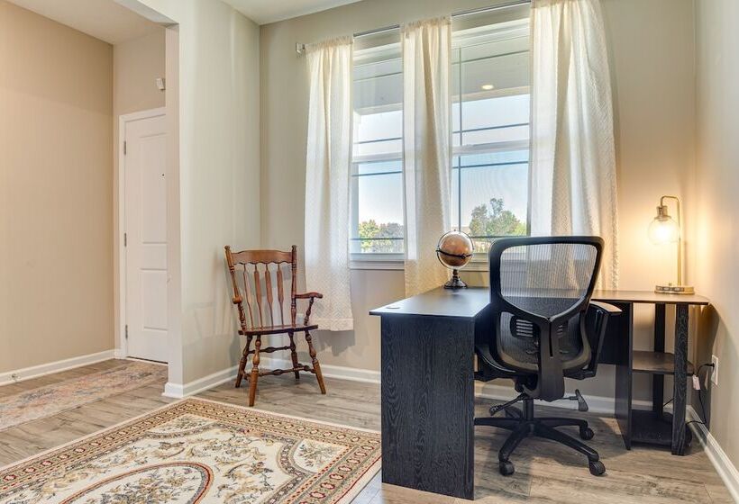 Spacious Camby Home W/ Community Pool + Park!