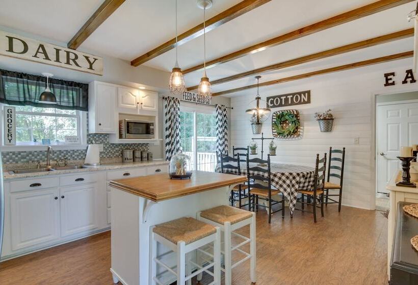 Spacious + Family Friendly Home In Chincoteague!