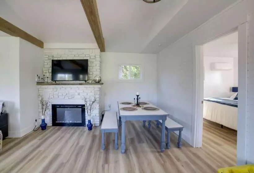 Stylish Grass Lake Retreat   Steps To Park!