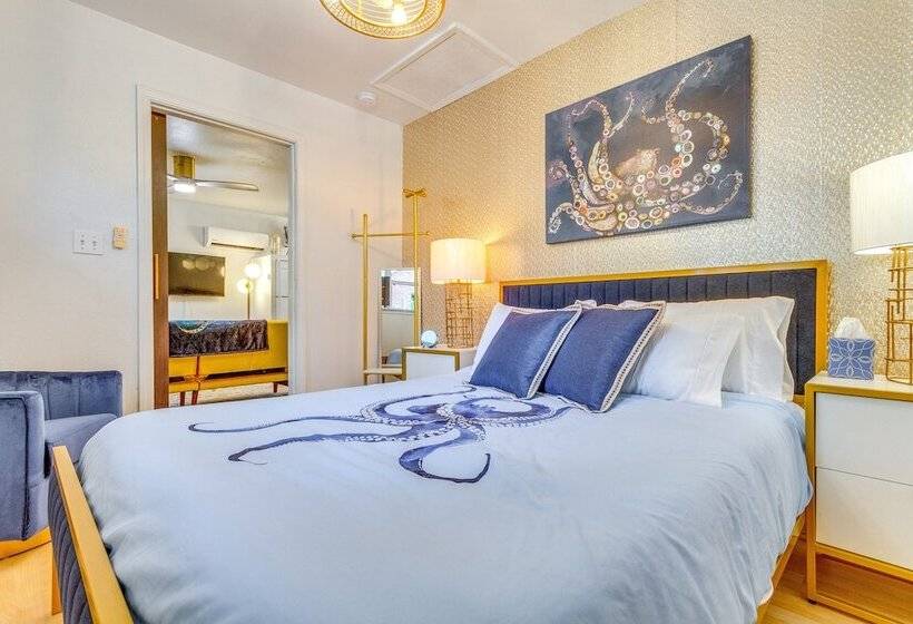 The Octopus House  In Pensacola Near Downtown!