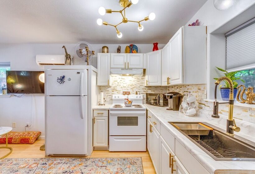 The Octopus House  In Pensacola Near Downtown!