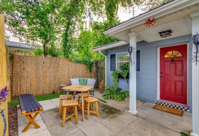 The Octopus House  In Pensacola Near Downtown!