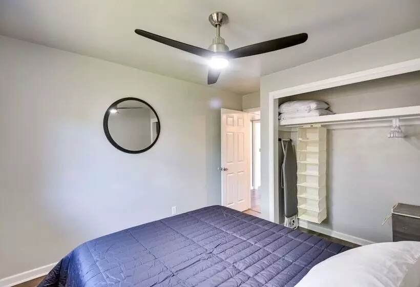 Vibrant Deland House Near Stetson University!