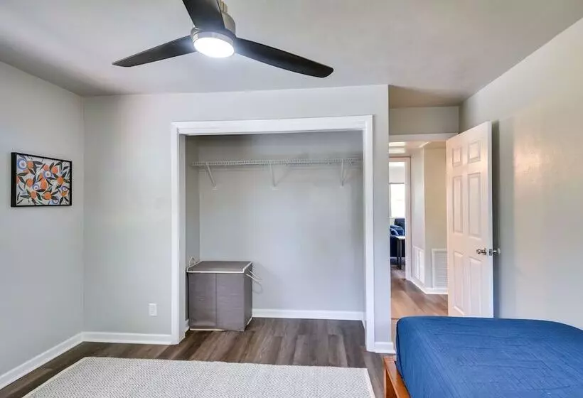 Vibrant Deland House Near Stetson University!