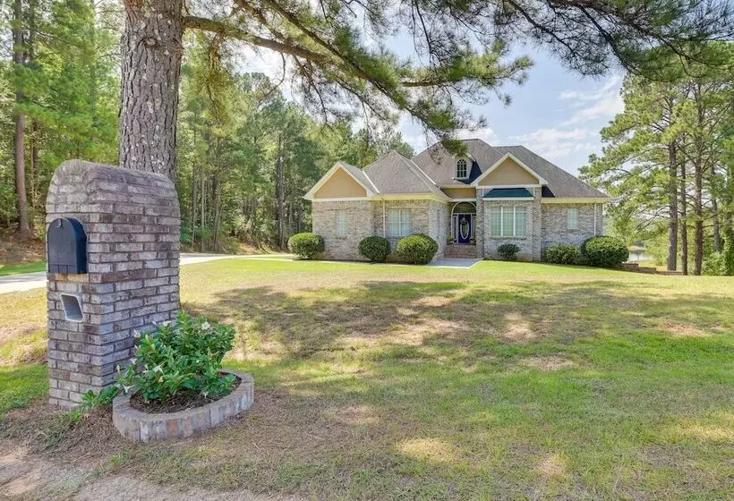 Alabama Retreat W/ Private Pond, Deck & Pool Table