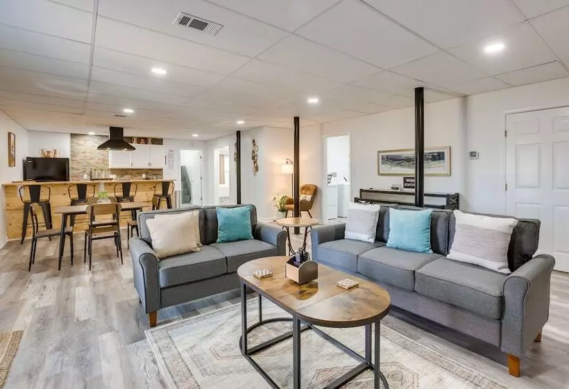 Alabama Retreat W/ Private Pond, Deck & Pool Table