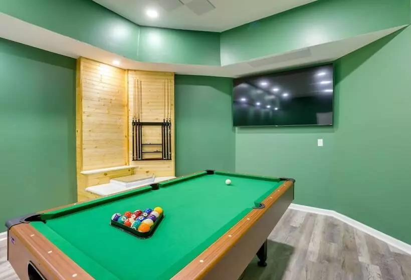 Alabama Retreat W/ Private Pond, Deck & Pool Table