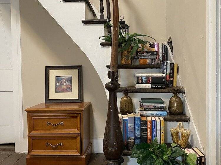 ベッドアンドブレックファースト Historic Mcdonald Airbnb