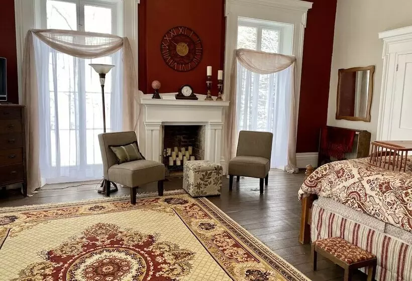 Aamiaismajoitus (B&B) Historic Mcdonald Airbnb