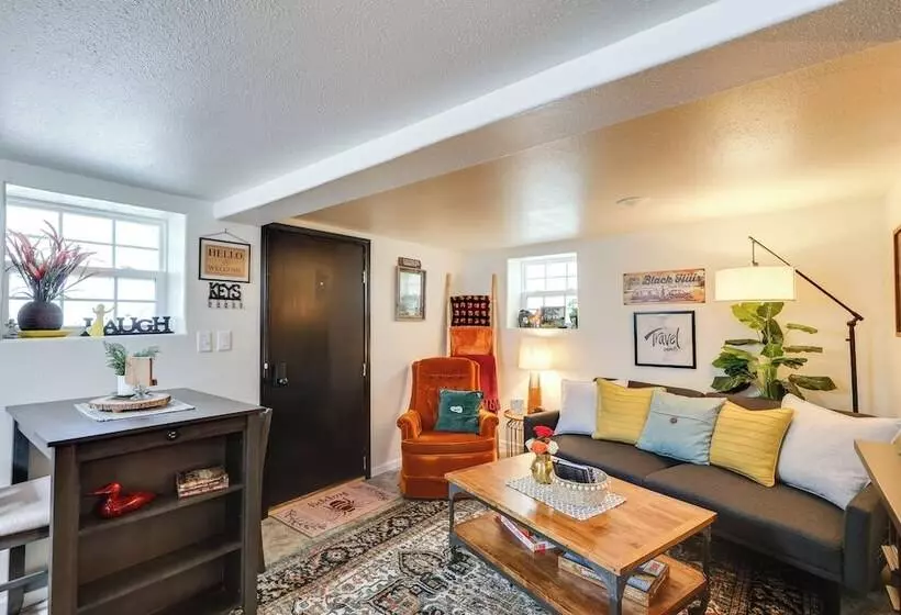Black Hills Basecamp: Historic Rapid City Home!