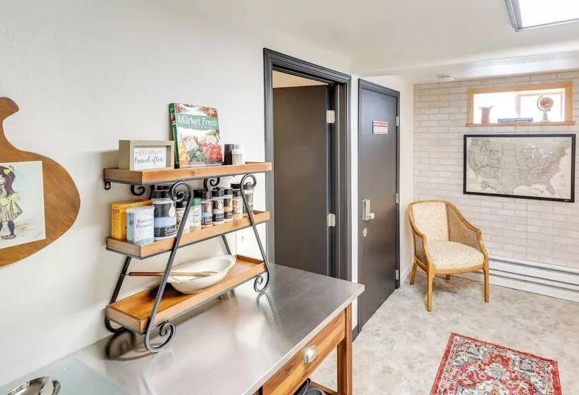 Black Hills Basecamp: Historic Rapid City Home!